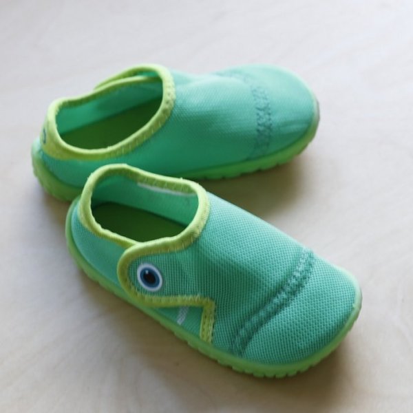 Dětské boty do vody zelené, vel. 22/23 + plavky ZDARMA