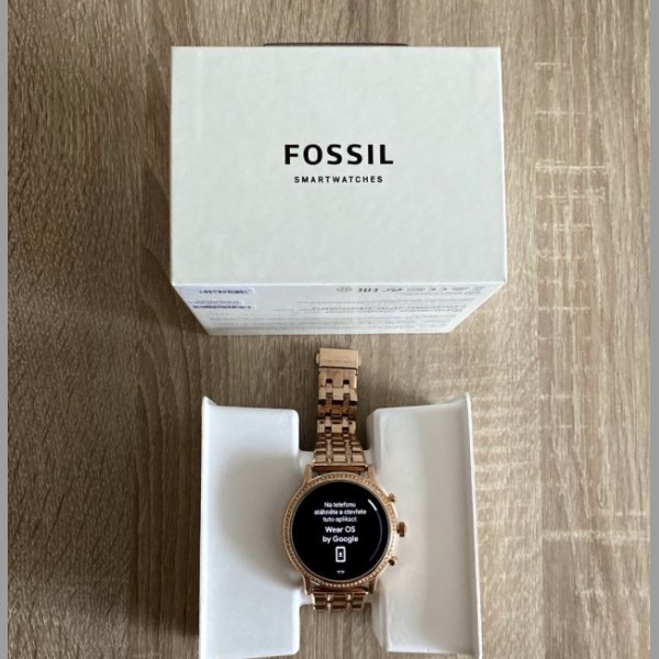 Dámské smart hodinky Fossil FTW6035