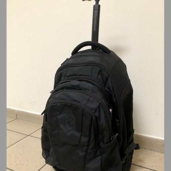 Příruční kufr / batoh na kolečkách Victorinox