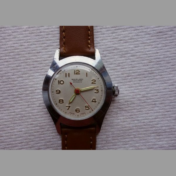 zachovalé,staré,mechanické Swiss hodinky Mavelard-Precision