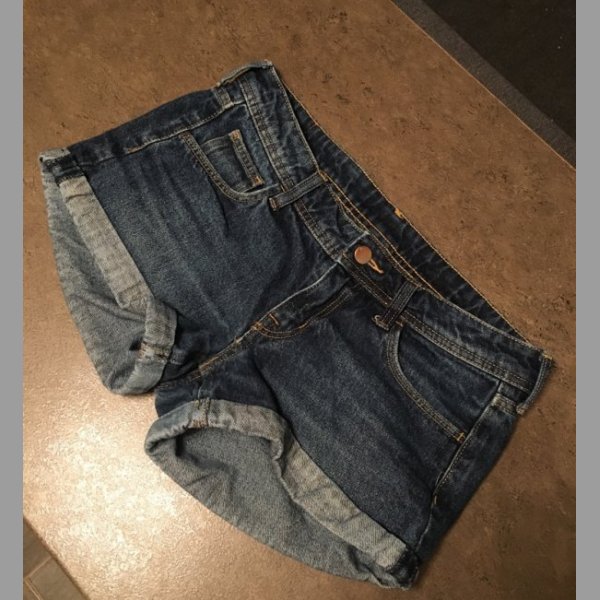 Damske jeans / riflove kratasy vel 38