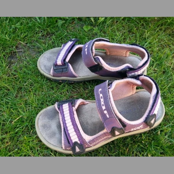 Sportovní fialové sandály LOAP vel. 32