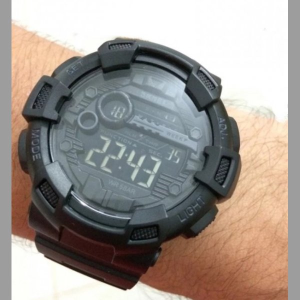 Pánské hodinky - nové sportovní hodinky, plně funkční, 50 M.