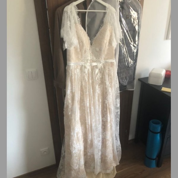 Boho krajkové svatební šaty