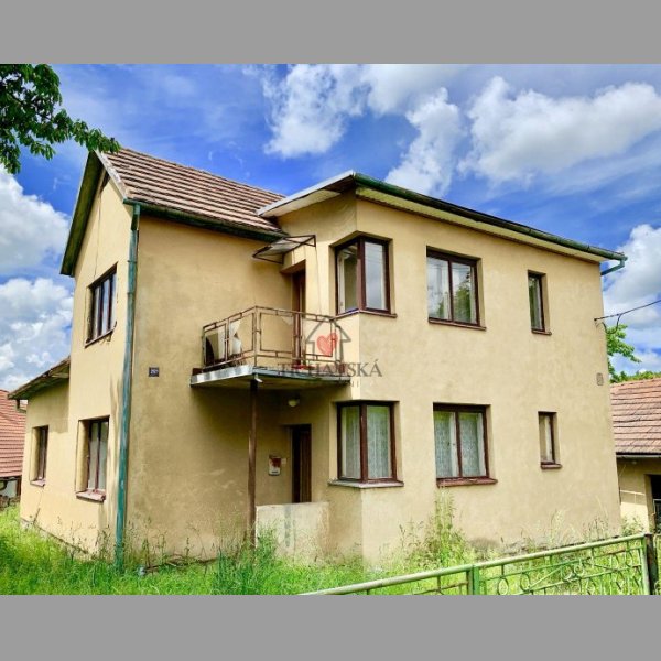 Prodej rodinného domu v obci Újezd, okres Zlín, CP 1744 m2