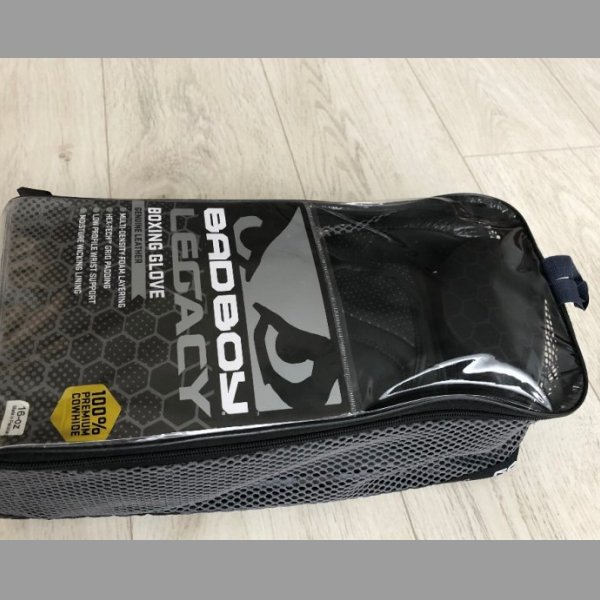 Set Boxerské rukavice Badboy16oz Nepoužité + Adidas 12oz Pou