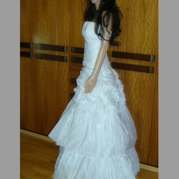 Krásné svatební či maturitní šaty s kytičkami vel.38