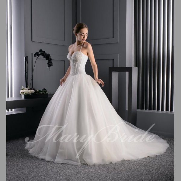 Luxusní svatební šaty s tylovou sukní a saténovým korzetem,