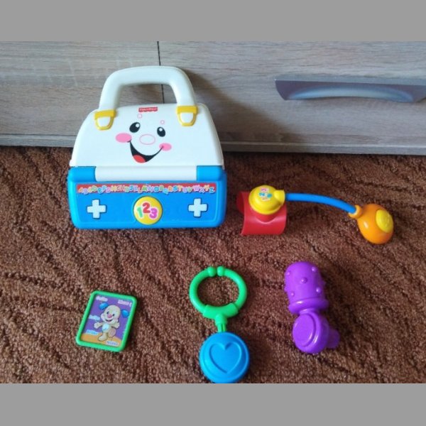 Dětský lékařský kufřík od značky Fisher Price