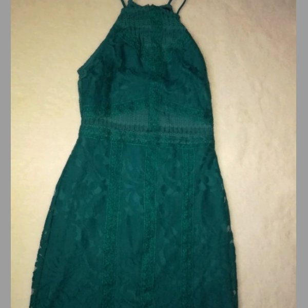 Elegantní smaragdově zelené šaty Topshop
